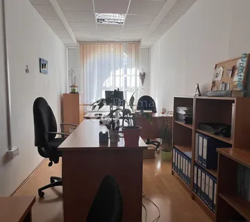 Poreč - poslovni prostor na odličnoj lokaciji