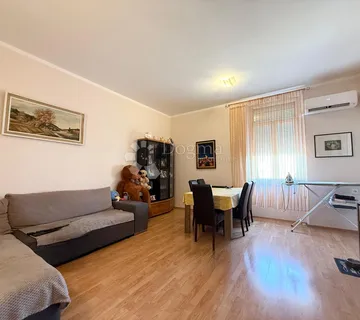 PROSTRAN I UREĐEN STAN 100,56 m² U AUSTROUGARSKOJ VILI - Pula