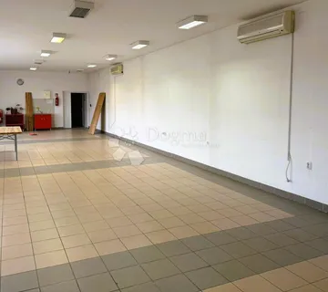 Vidljiva i frekventna lokacija - poslovni prostor nadomak Varaždina - Bartolovec, Trnovec Bartolovečki