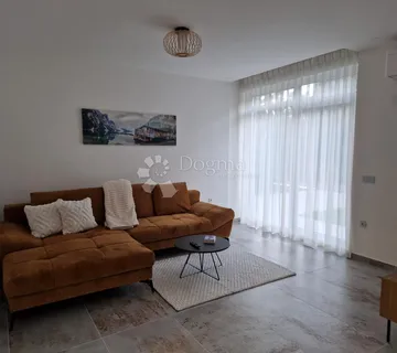 Stan u prizemlju novogradnje na Zametu - Rijeka