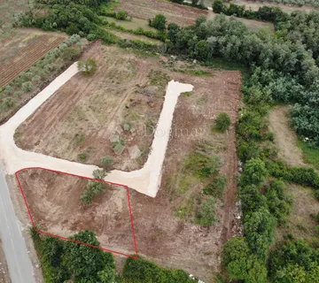 Prekrasno građevinsko zemljište na odličnoj lokaciji - Brtonigla