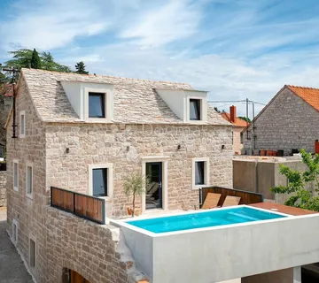 Predivna stoljetna kamena vila - Gornji Humac, Pučišća