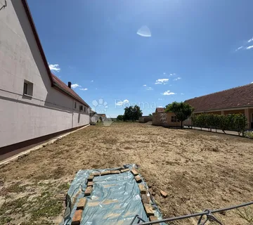Zemljište za auto-plac ili poslovnu namjenu - Bršadin, Trpinja