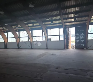 NAJAM POSLOVNOG PROSTORA – 590 m² Osijek, Jug II