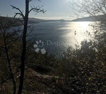 Odlično zemljište na 10 m od mora - cover