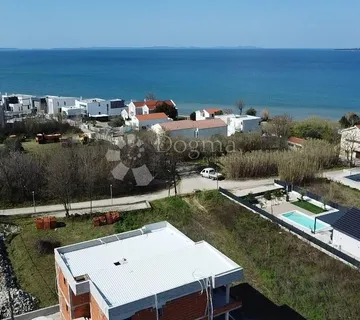 60m2-prizemlje,vrt,200m od mora - cover