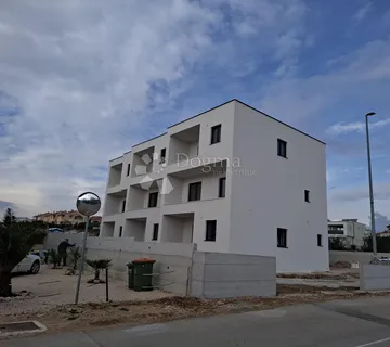 Dvoetažni stan u novogradnji - Vodice