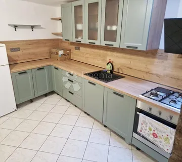 Kukuljanovo, Novoadaptirani Stan Za Radnike - Kukuljanovo, Bakar