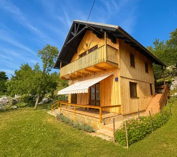 Kuća na izvoru Gacke – uhodan turistički posao - Sinac, Otočac