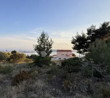 Građevinsko zemljište 1167 m² Kaštel Sućurac – M1 zona, pristupni put - Kaštel Sućurac, Kaštela