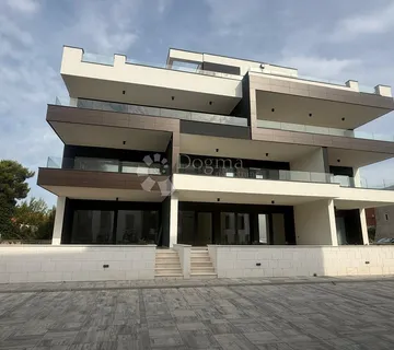 Predivan penthaus 20 metara od mora - Zaton, Nin
