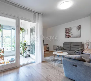 ŠKURINJE -65m2 ,prvi kat balkon 2s+db - Rijeka