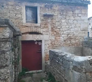 Kamena priča za renovaciju, te 550 m2 vrta! - Svetvinčenat
