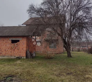 Čvrsta kuća od sitne cigle - Vrginmost, Gvozd
