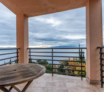 PRODAJE SE STAN U OPATIJI 52 m²,  PANORAMSKI POGLED NA MORE - cover