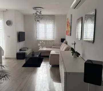 RIJEKA HOSTI -Stan u kvalitetnoj novogradnji sa garažom