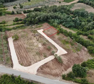 Prekrasno zemljište u Brtonigli na odličnoj lokaciji - Brtonigla