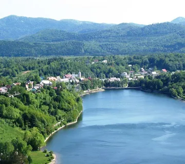 FUŽINE, CENTAR - Jedinstvena prilika za kuću s dva stana