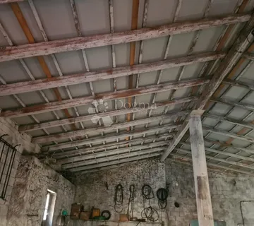 Najam Garaža sa kanalom 150 m2 - Nova vas - Nova Vas, Brtonigla