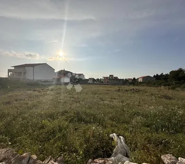 PRODAJE SE GRAĐEVINSKO ZEMLJIŠTE VRSI-MULO 1803 m2