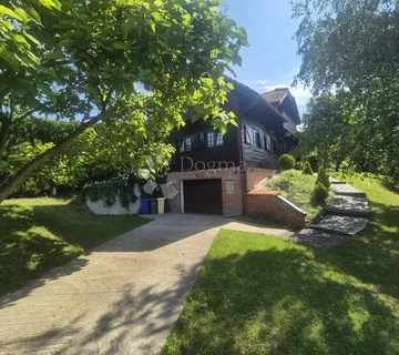 Potpuno renovirano drveno imanje usred zelenila nadomak Krapine! - Trški Vrh, Krapina