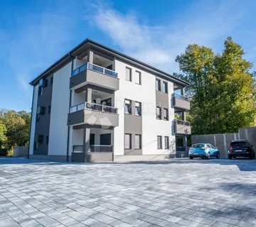 Izuzetno kvalitetna novogradnja u blizini centra Matulja - cover