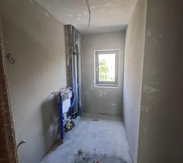 Novogradnja Pula centar - 57 m2, 2S+DB, 2. kat B04