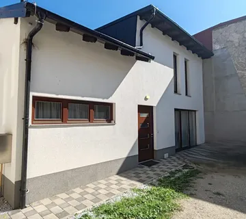 Kuća s potencijalom u centru Varaždina - cover