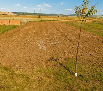 Građevinsko zemljište u zoni gradnje – Kneževi Vinogradi - cover