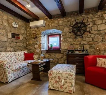 BAŠKA - rustikalna oaza 50m od mora sa vrtom - cover