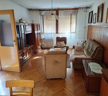 Centar grada Rovinja kuća za adaptaciju - cover