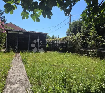 Kuća sa dva stana i okućnicom - Rijeka