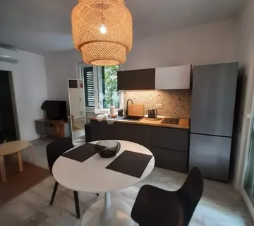 Predivna apartmanska kuća Podgora