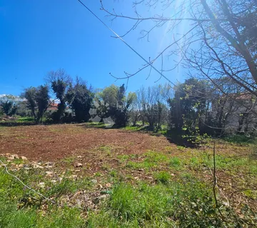 Građevinsko zemljište 2km od mora - Pavićini, Marčana