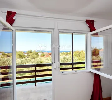 Otok Vir kuća s panoramskim pogledom na more i okućnicom - cover