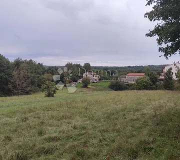 Općina Kršan - kuća sa velikom građevinskopm okućnicom - Lazarići, Kršan