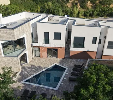 PAG, LUKSUZNA VILA S BAZENOM-80m OD MORA - Bošana, Pag