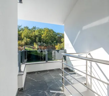 APARTMAN U NOVOGRADNI - UVALA SOLINE - cover