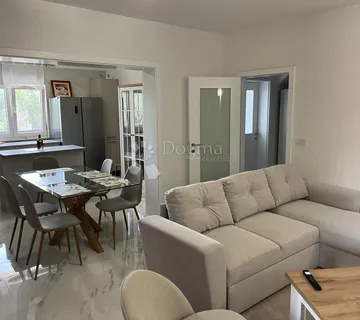 PRILIKA! Predivna vila s bazenom u zaleđu Vodica - Čista Mala, Vodice