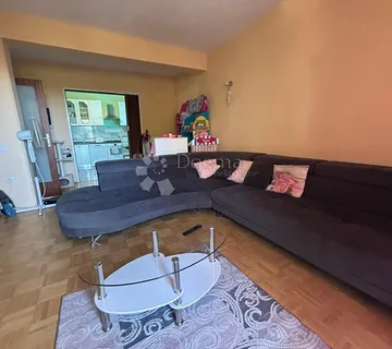 Etaža sa velikom okućnicom - Rijeka