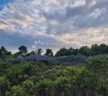 Poljoprivredno zemljište 13472 m2- Milna,Brač
