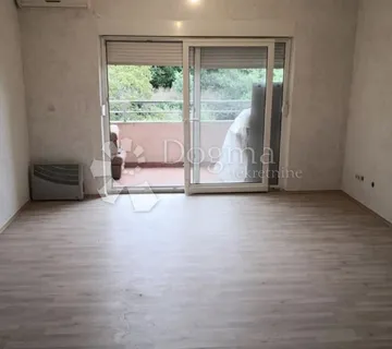 Matulji - Stan S Balkonom U Novijoj Zgradi - Mihotići, Matulji