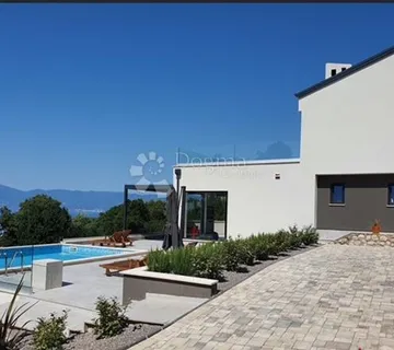 Atraktivna villa sa panoramskim pogledom na more - Rožmanići, Kostrena
