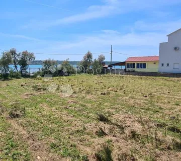 Ljubač prvi red: 3034 m² uz pješčanu plažu - Ljubač, Ražanac