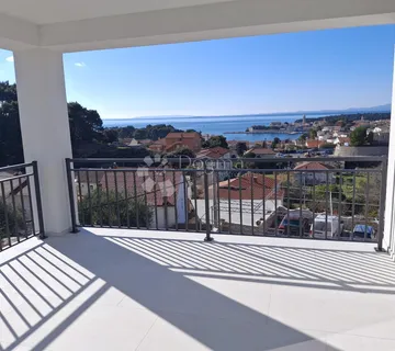 Banjol. Penthouse sa predivnim pogledom na stari grad - cover