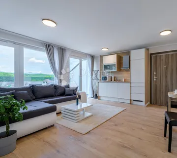 Zagreb, Maksimir, Luksuzan Stan 75 M2 S Bazenom