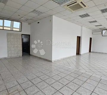 Poslovni prostor u okolici Poreča - 50 m od mora