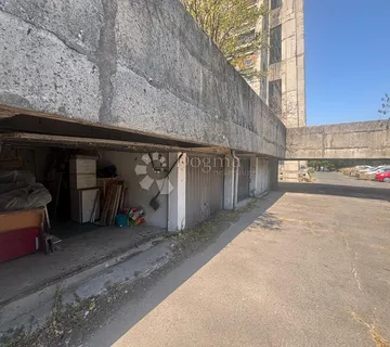Garaža 15 m² između 1. i 2. Rakete – odlična lokacija - Zagreb
