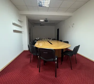 POSLOVNI PROSTOR ZA NAJAM – RIJEKA, ŠKURINJE – 324 m²