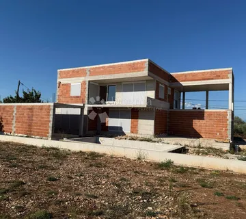 Nova kuća sa bazenom - cover